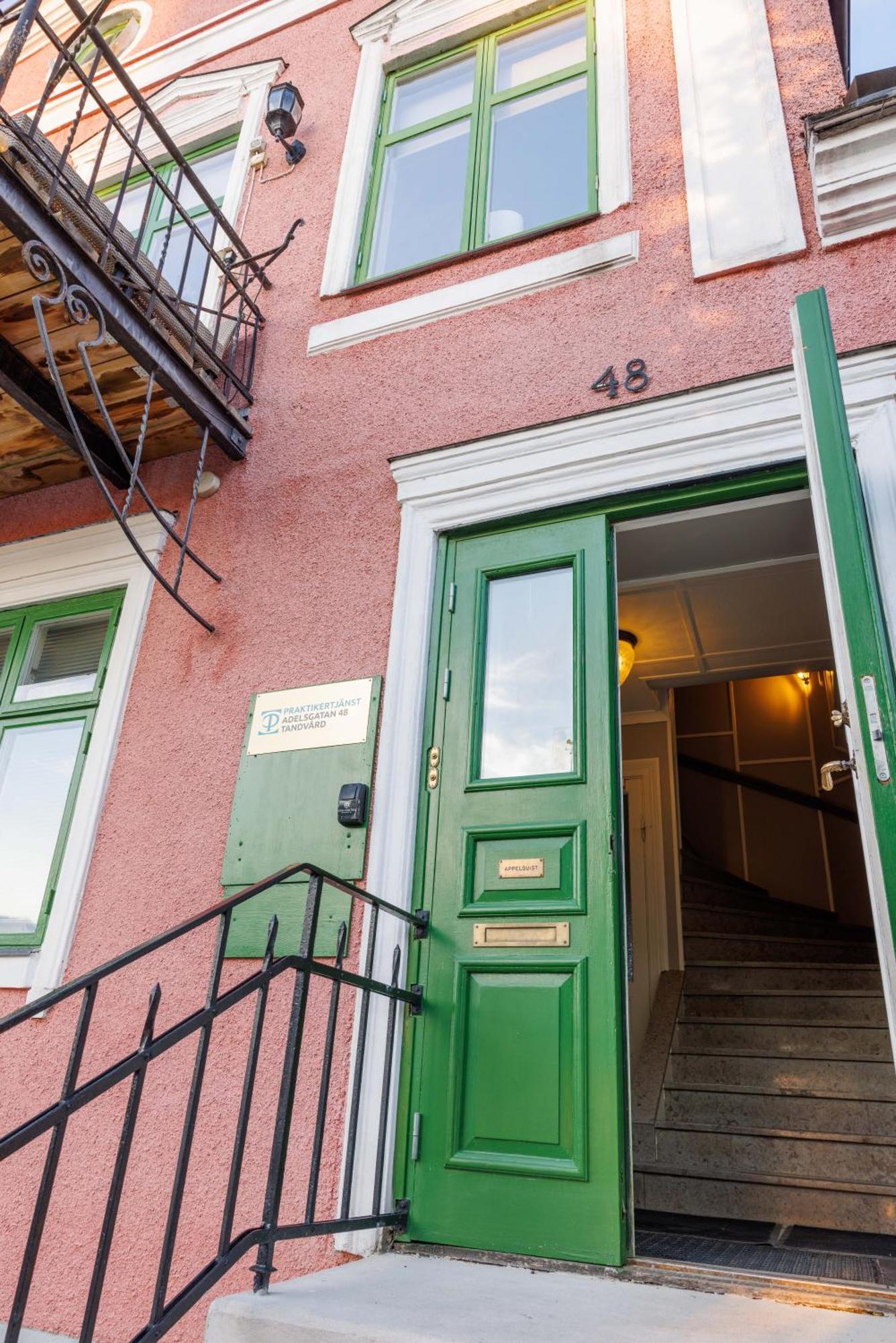 Adelsgatan Apartments Visby Innerstad ภายนอก รูปภาพ